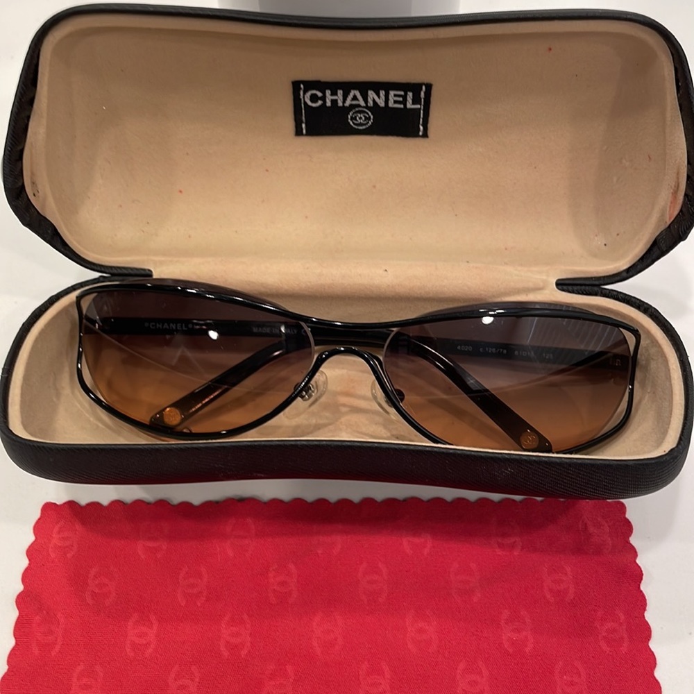 Authentic Chanel Women’s sunglasses